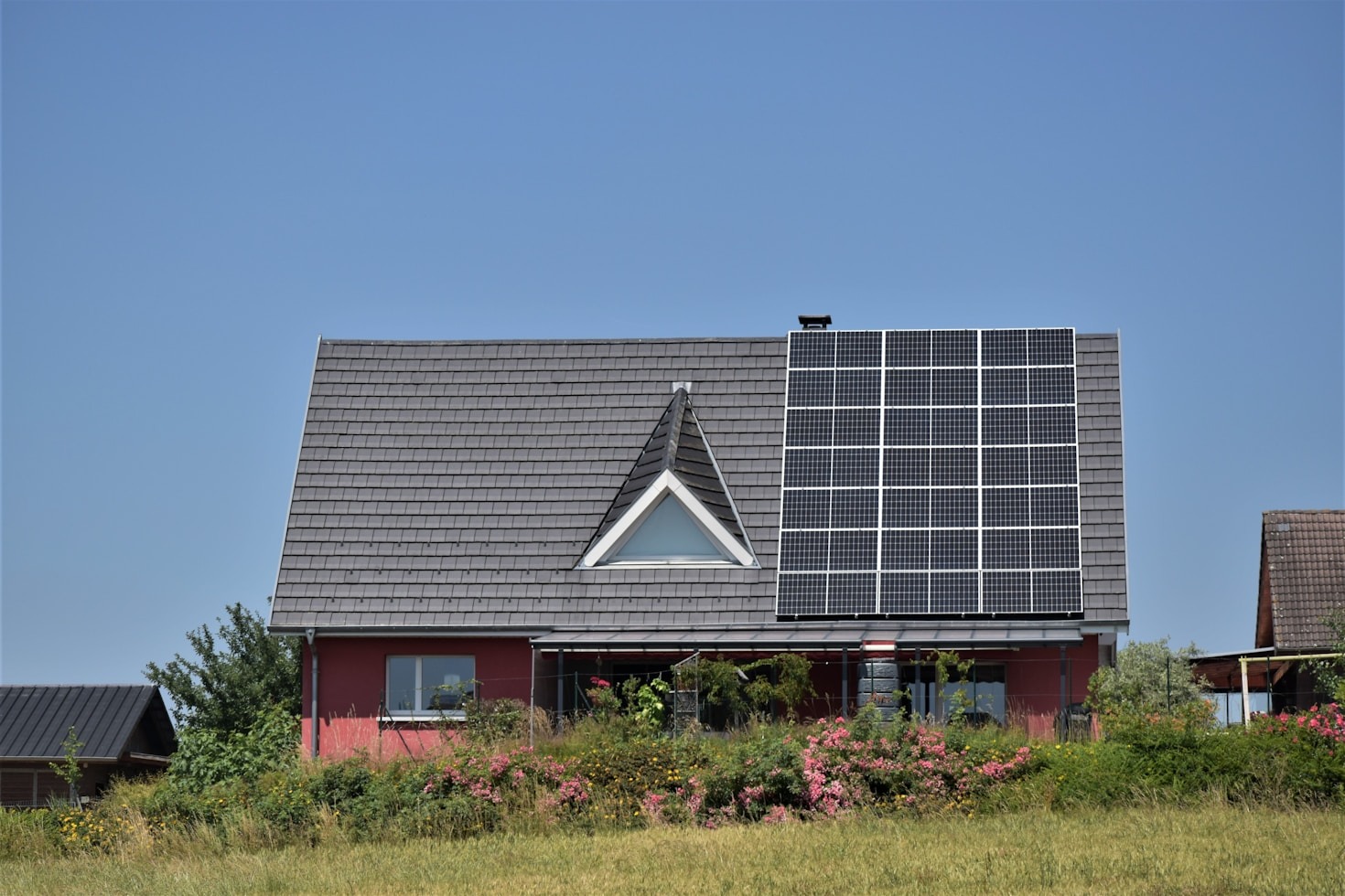 Benefits of Transitioning to Off-Grid Power